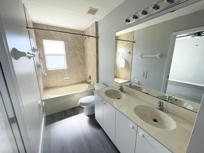 Building Photo - 6301 Landings Terrace