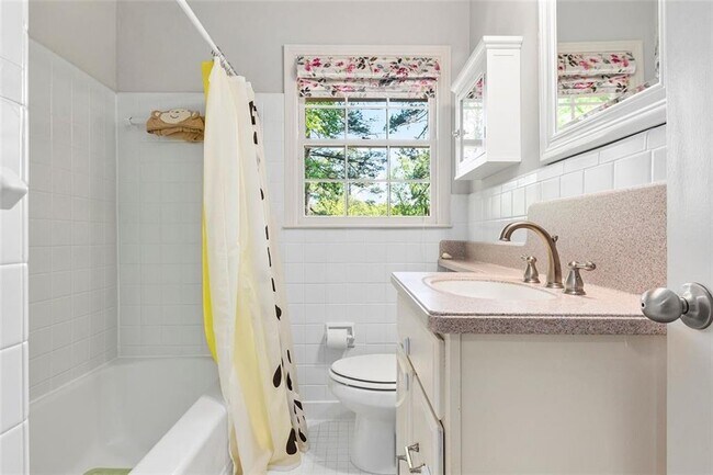 Building Photo - 1143 Willivee Dr