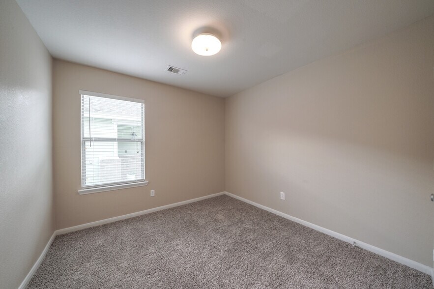 Building Photo - 20727 Cypress Crescent Ln