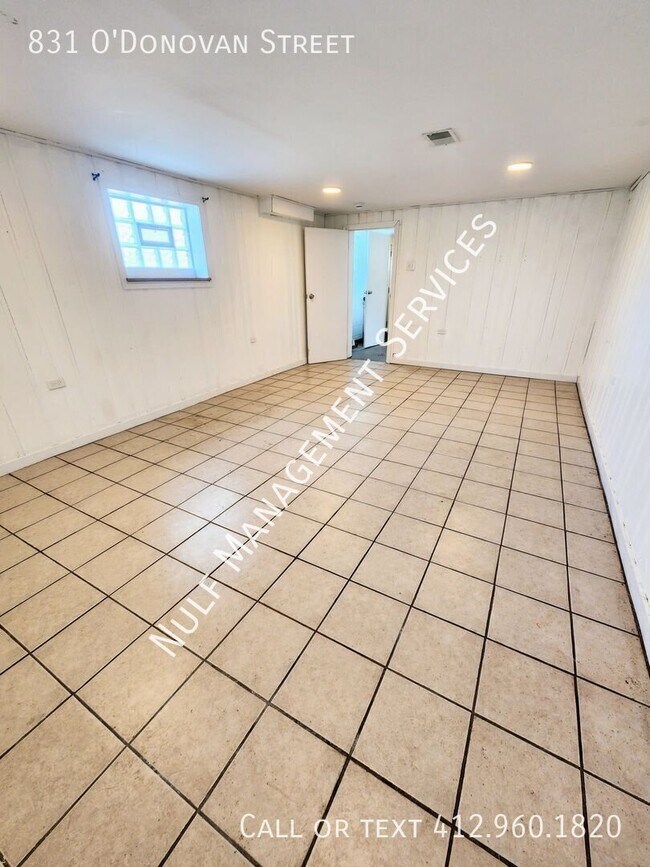 Building Photo - 831 O'Donovan St