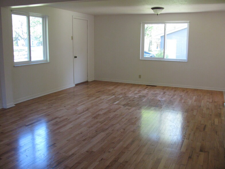 Building Photo - 715 Barlow St