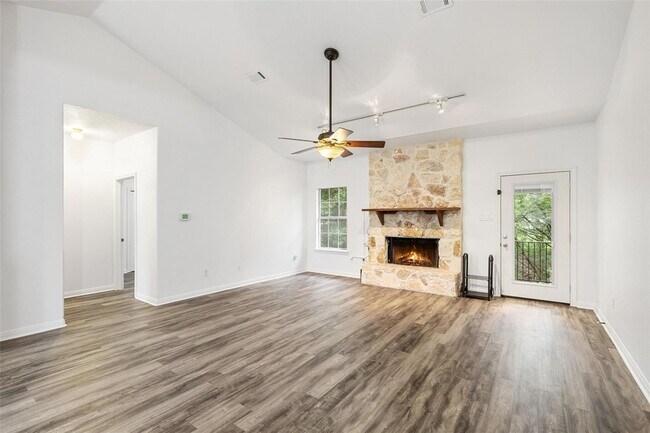 Building Photo - 1301 S Quinlan Park Rd