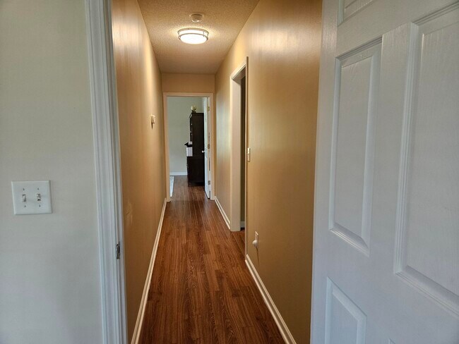 Building Photo - 2947 Sylvan Way