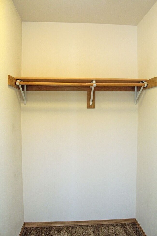 Building Photo - 1971 SE 122nd Ave