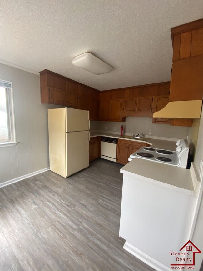 Building Photo - 7131 Holland Ln