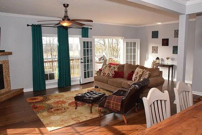 Building Photo - Discover Potential: Expansive 2,439 Sq Ft Space in Vibrant Nashville Locale!