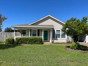 Building Photo - 2260 Estates Circle Navarre, FL 32566