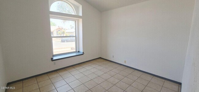 Building Photo - 7123 Oval Rock Dr