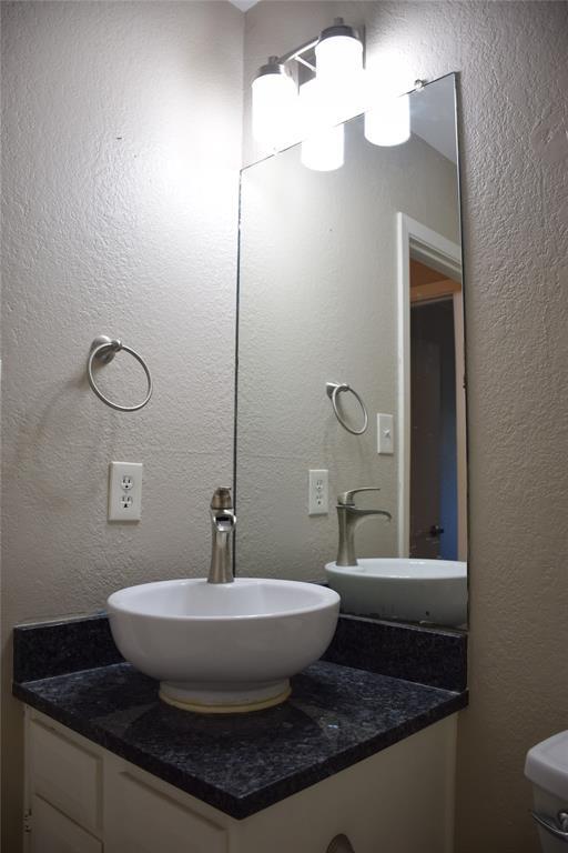 Building Photo - 7703 Elderberry Dr