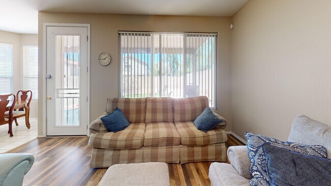 Primary Photo - 1254 W Browning Way