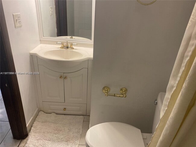 Building Photo - 200 Wimbledon Lakes Dr