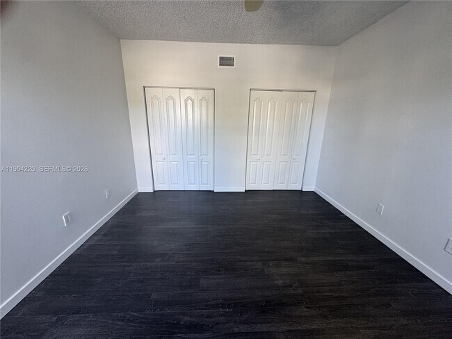 Building Photo - 1559 Michigan Ave