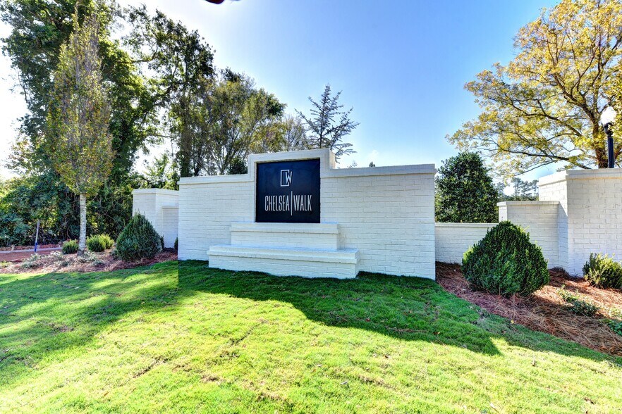 Prestigious Chelsea Walk walkable to Downtown Alpharetta and Avalon - 423 Johnson Ct