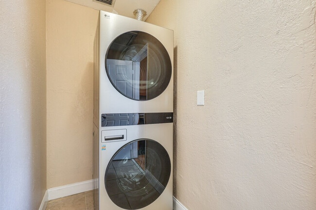 Building Photo - 10934 SW 158th Terrace