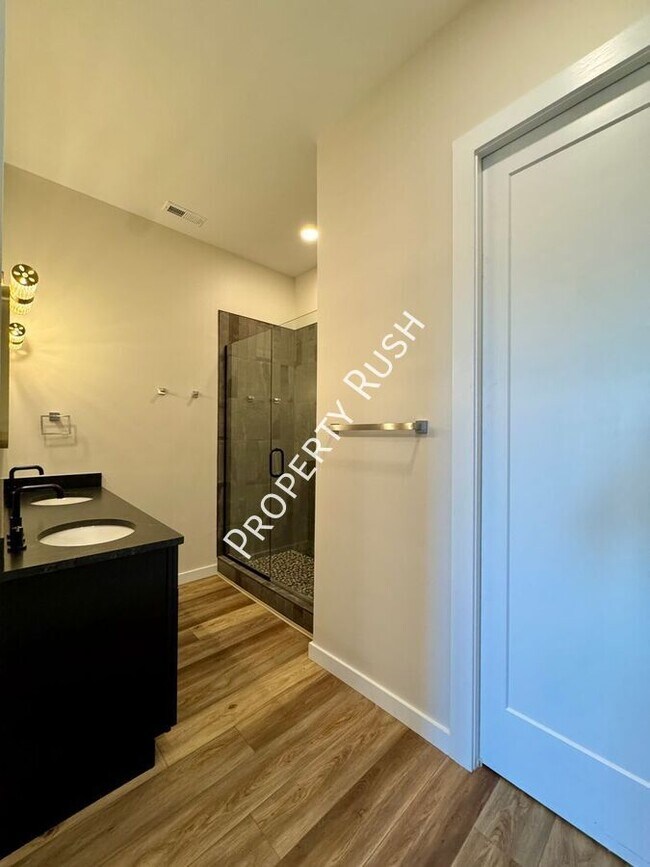 Building Photo - 1861 Zeta Way