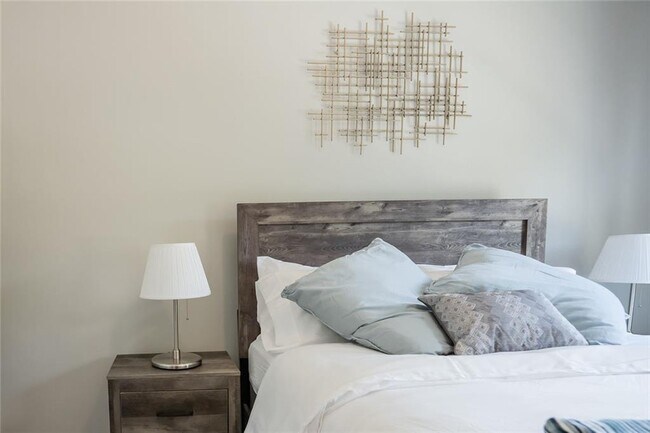 Building Photo - 454 Burgundy Terrace SE