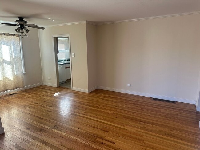 Building Photo - Sunnyside Charmer with Garage & Private Yard