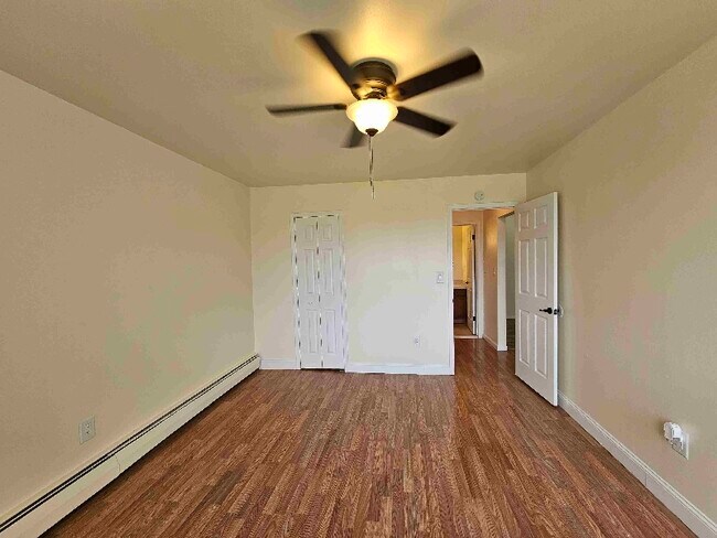 Building Photo - 1879 W 13 Mile Rd