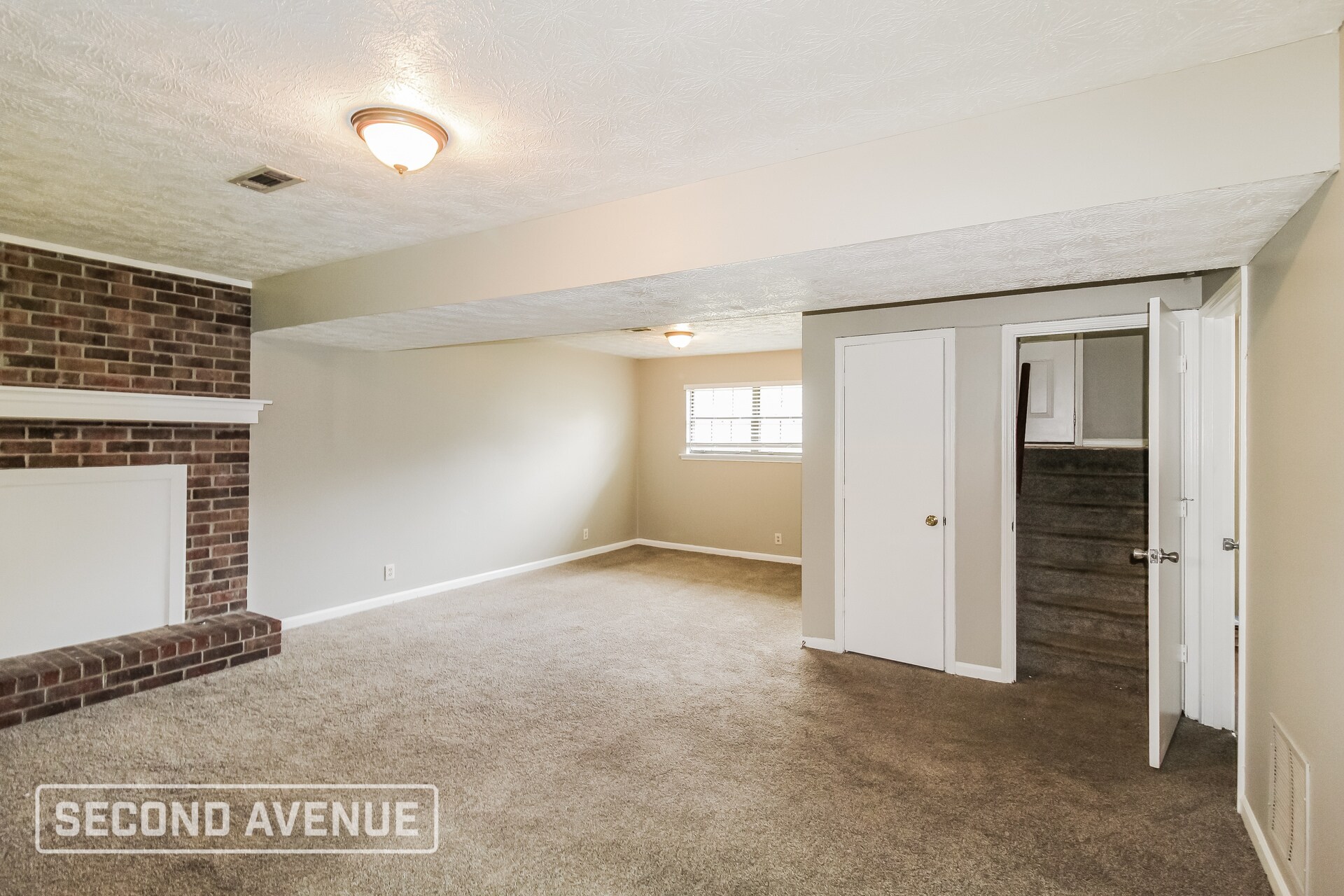 Building Photo - 2237 Rocklane Dr