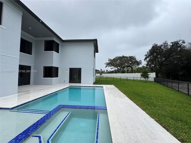 Building Photo - 19749 NE 16th Pl