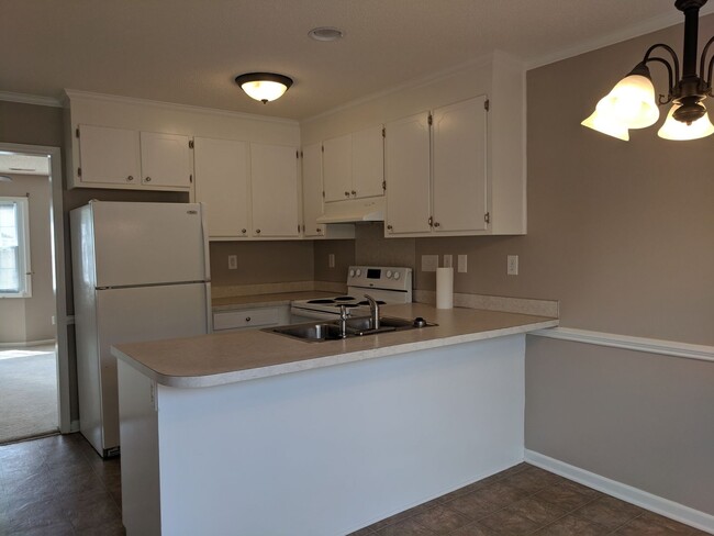Building Photo - 3821 E Vancroft Cir