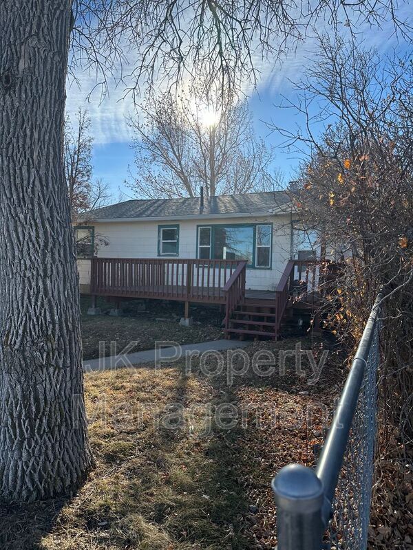 Building Photo - 1012 7th Ave S