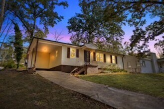 Building Photo - 1153 Linwood St