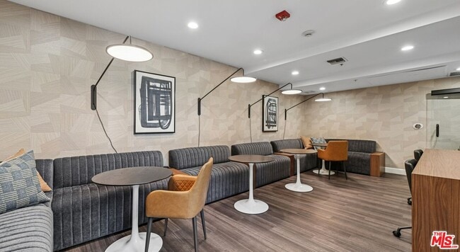 Building Photo - 290 N Hudson Ave