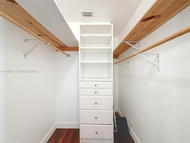 Building Photo - 2133 N 14th Ave