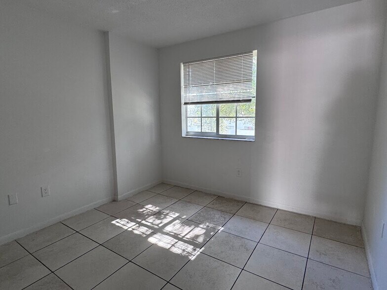 Building Photo - 10825 SW 86th St