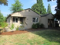 Building Photo - Totally Remodeled 2 Bedroom