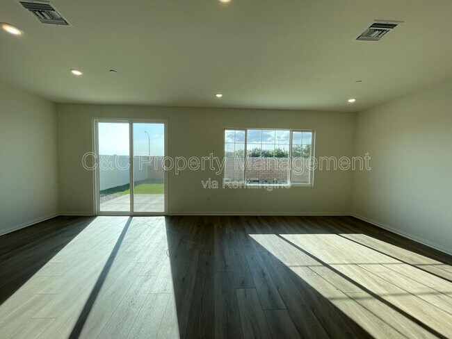 Building Photo - 25803 Sedona Ln