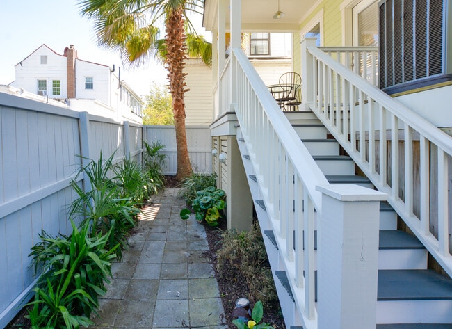 Building Photo - Fully Furnished Home in Downtown Charleston