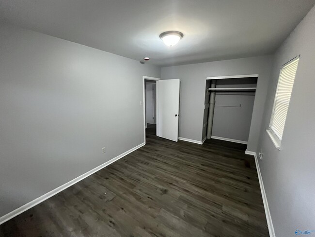 Building Photo - 3100 NW Las Animas Ave