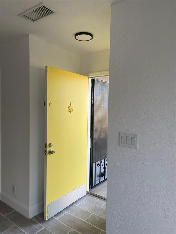 Building Photo - 2526 Lemon Tree Ln