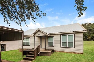 Building Photo - 724 Rocky Ridge Flatts