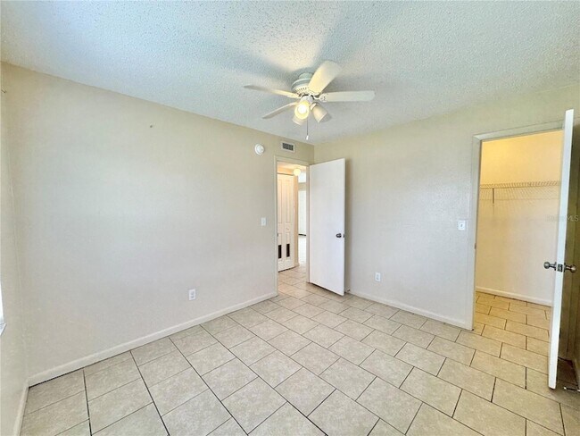 Building Photo - 2540 Elm Ave