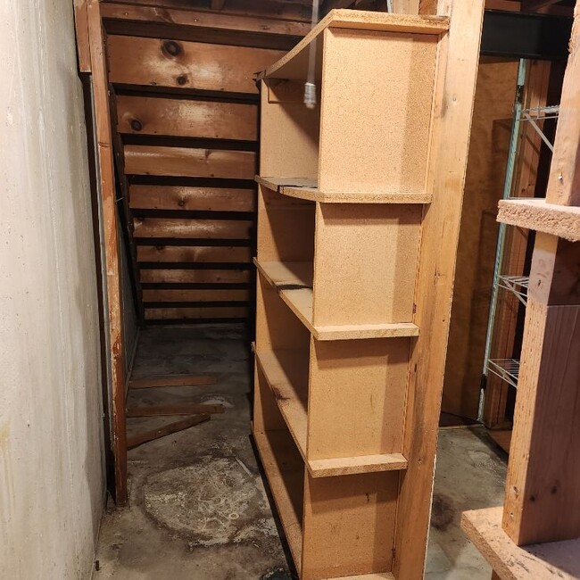 Walk-In Pantry - 32442 Joy Rd