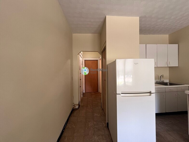 Building Photo - 1118 Commonwealth Ave