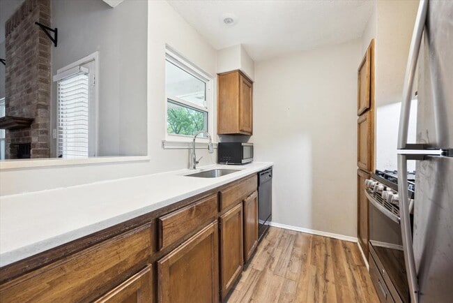 Building Photo - 12817 Hymeadow Dr