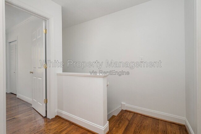 Building Photo - 564 Wakefield Dr