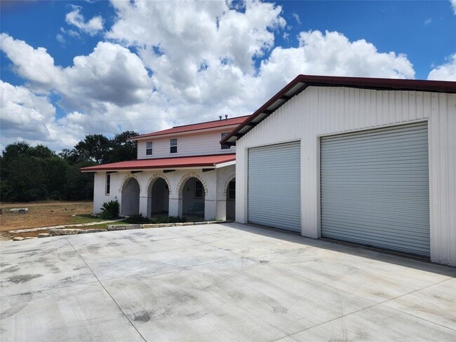 Building Photo - 500 Spring Creek Rd