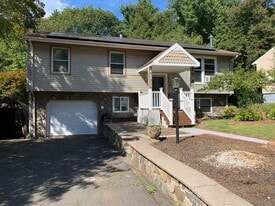 Building Photo - 69 Carriage Dr