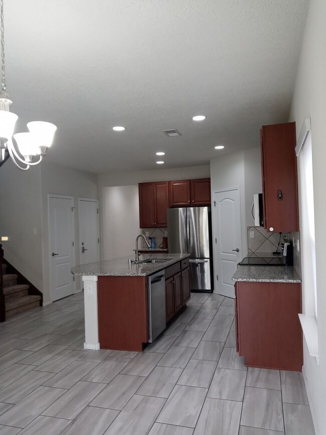 Building Photo - FOUR BEDROOMS!