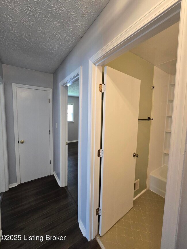 Building Photo - 9313 Le Beau Ct