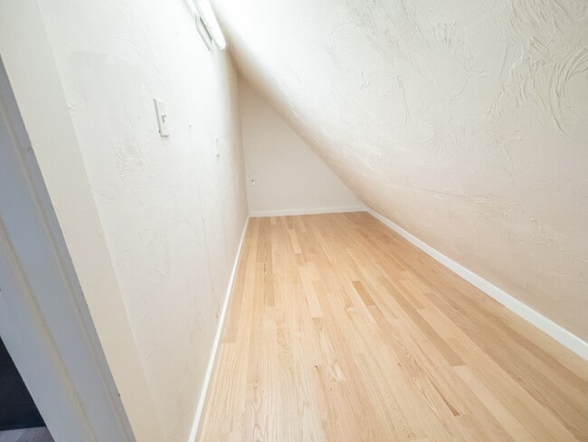 Building Photo - 54 Wendell St