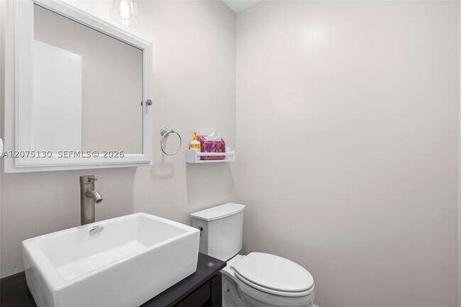 Building Photo - 1151 NW 78th Ave
