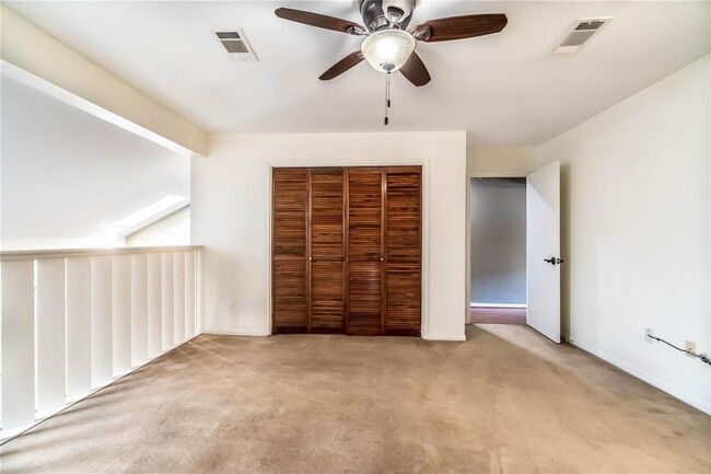 Building Photo - 2833 Panagard Dr