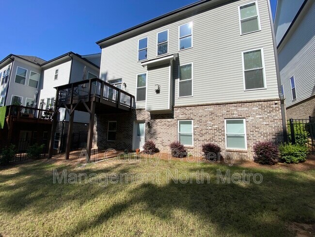 Building Photo - 6562 Creekview Cir