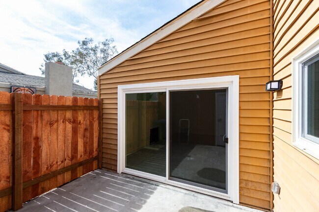Building Photo - Renovated 3-Bedroom with Private Courtyard – Move-In Ready!